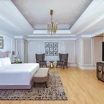 The Ritz-Carlton Jakarta, Mega Kuningan